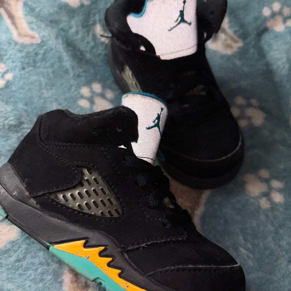 Retro Jordan Kids Black and Teal Sneakers